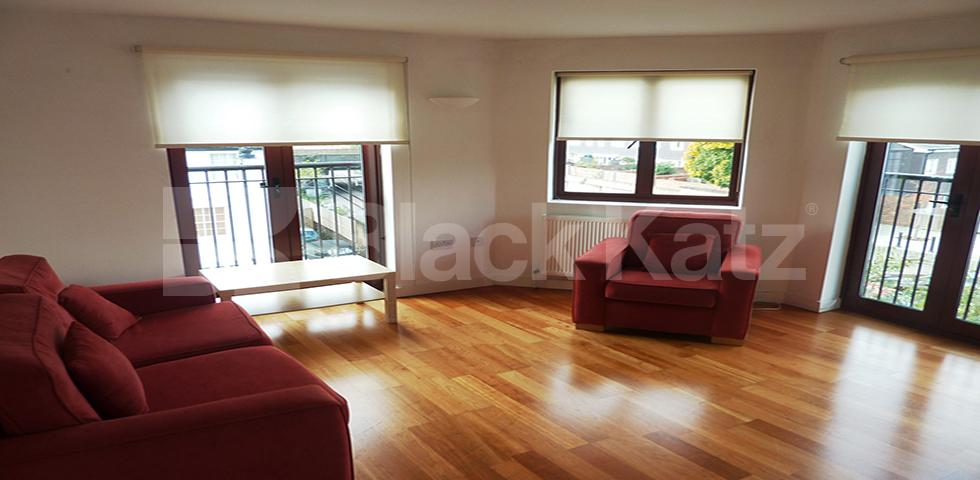 			2 Bedroom, 1 bath, 1 reception Flat			 Aran Mews, CALEDONIAN ROAD-BARNSBURY